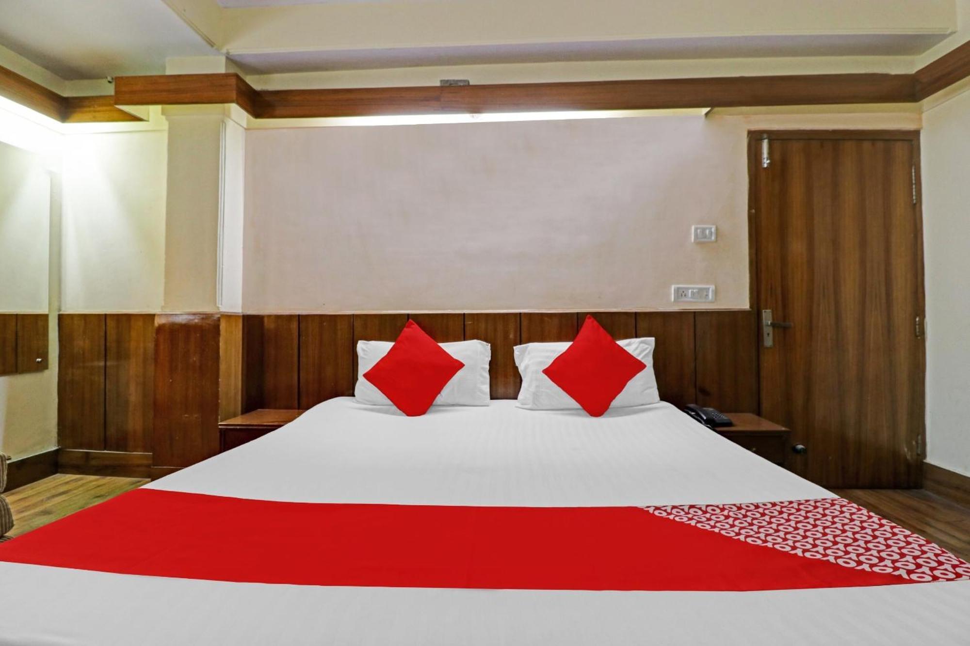 Flagship Hotel Yadgar Shimla Exterior photo