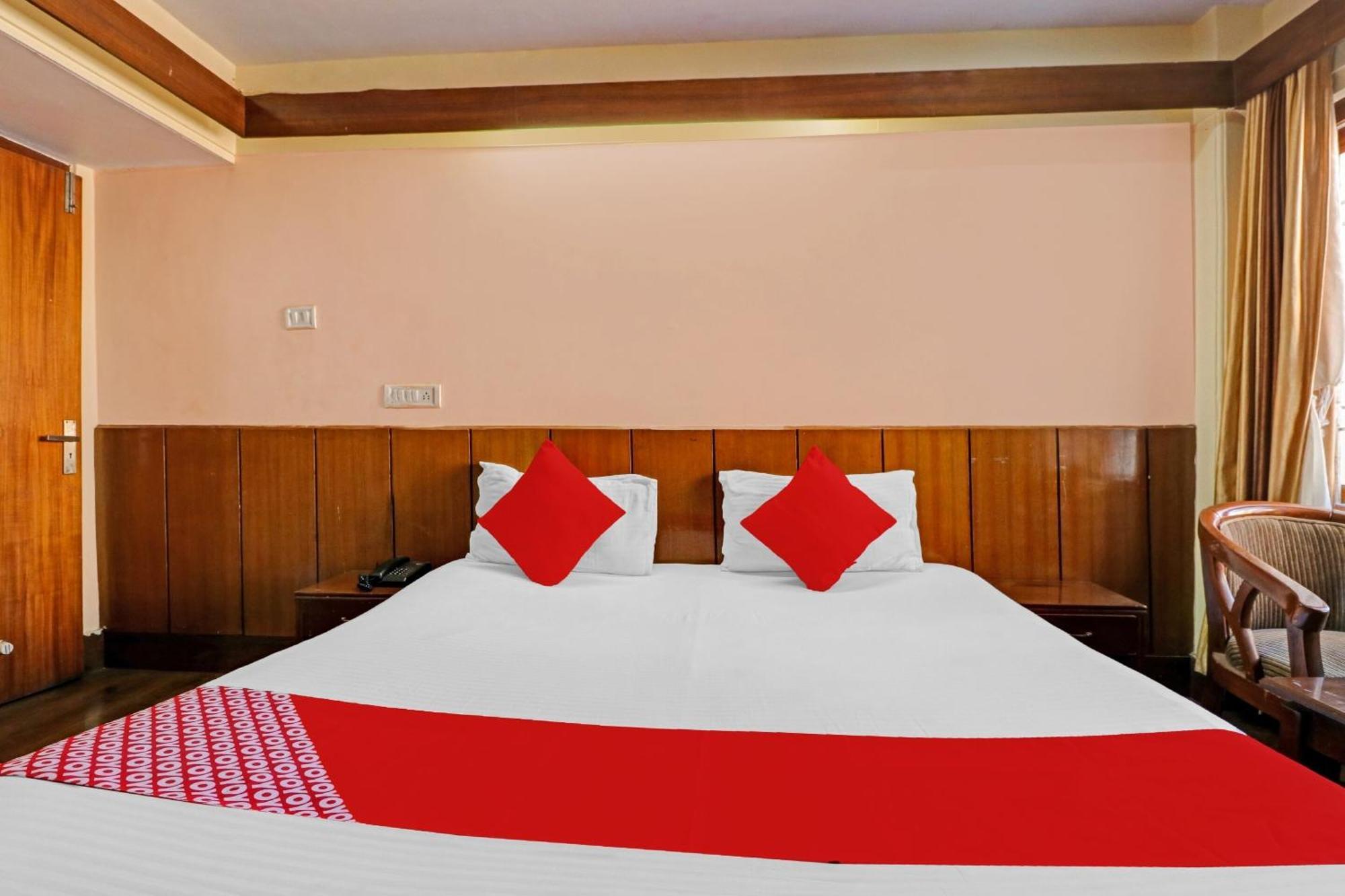Flagship Hotel Yadgar Shimla Exterior photo